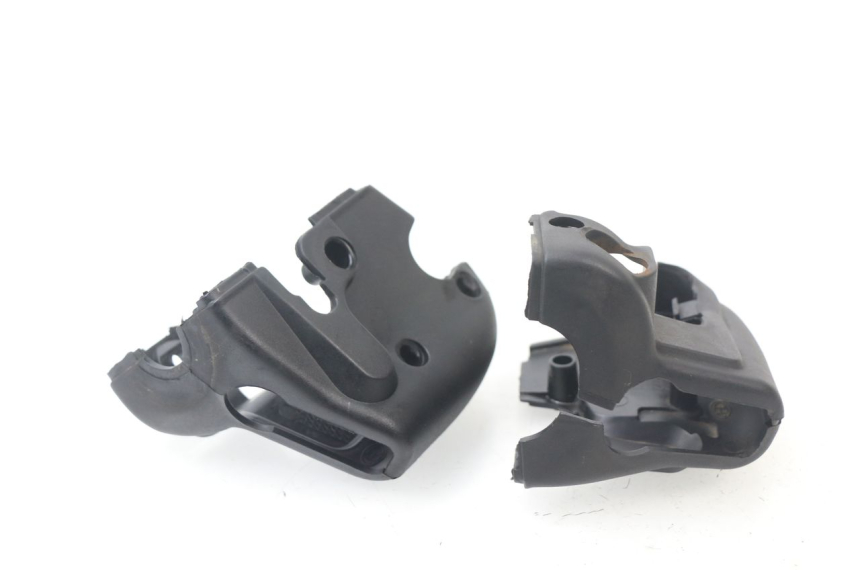 photo de COUVRE GUIDON  APRILIA SCARABEO GT 125 (1999 - 2007) - Autre angle de vue