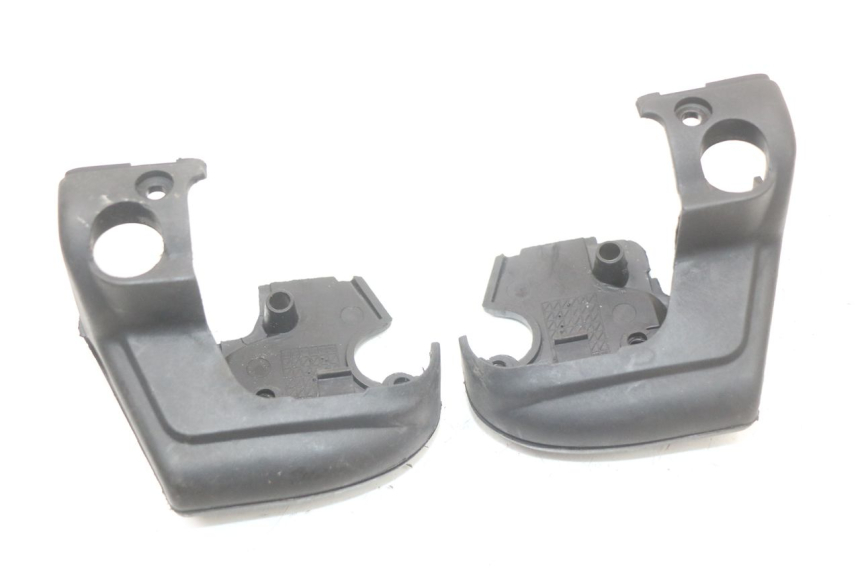 photo de COUVRE GUIDON  APRILIA SCARABEO GT 125 (1999 - 2007) - Vue principale