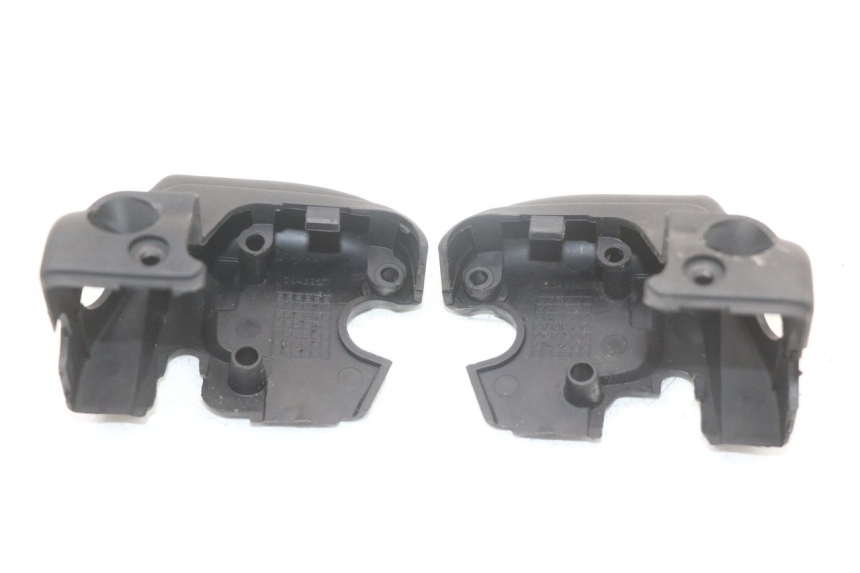 photo de COUVRE GUIDON  APRILIA SCARABEO GT 125 (1999 - 2007) - Zoom état d’usage