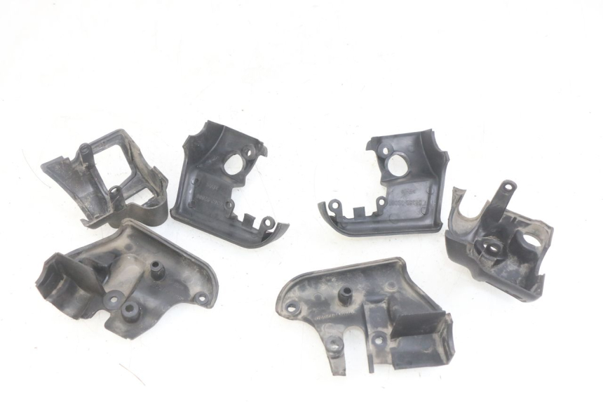 photo de COUVRE GUIDON APRILIA SCARABEO LIGHT 125 (2007 - 2011) - Détail de la pièce