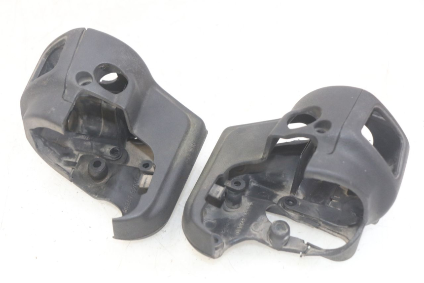 photo de COUVRE GUIDON APRILIA SCARABEO LIGHT 125 (2007 - 2011) - Gros plan technique