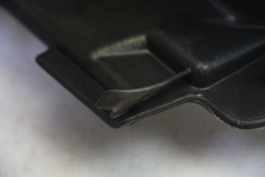 photo de COUVRE GUIDON  APRILIA SR R 2T LC 50 (2018 - 2021) - État de surface