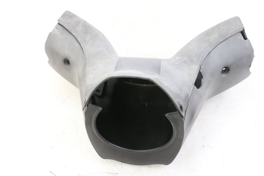 photo de COUVRE GUIDON SUZUKI BURGMAN 125 (2007 - 2014) - Détail de la pièce