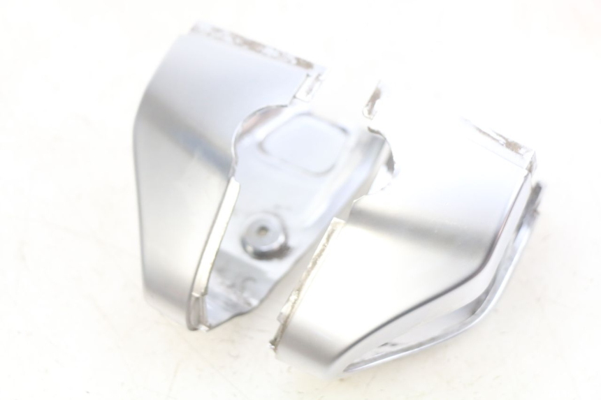 photo de COUVRE GUIDON PIAGGIO VESPA PRIMAVERA 2T 50 (2013 - 2018) - Vue principale