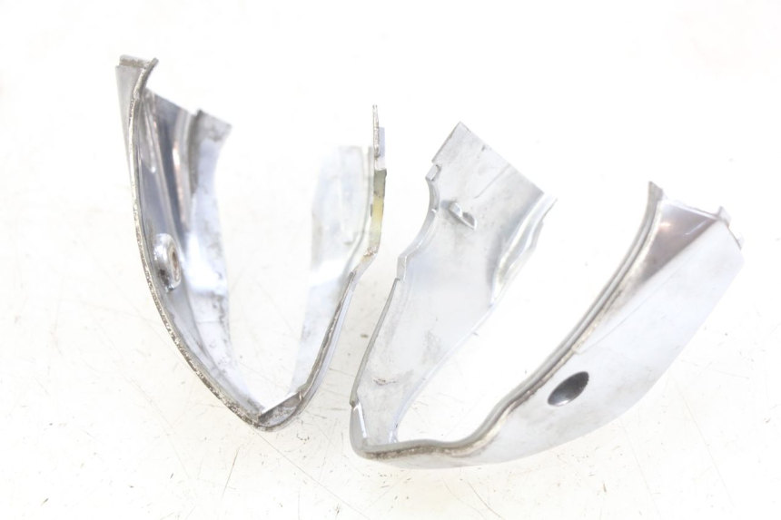 photo de COUVRE GUIDON PIAGGIO VESPA PRIMAVERA 2T 50 (2013 - 2018) - Détail de la pièce