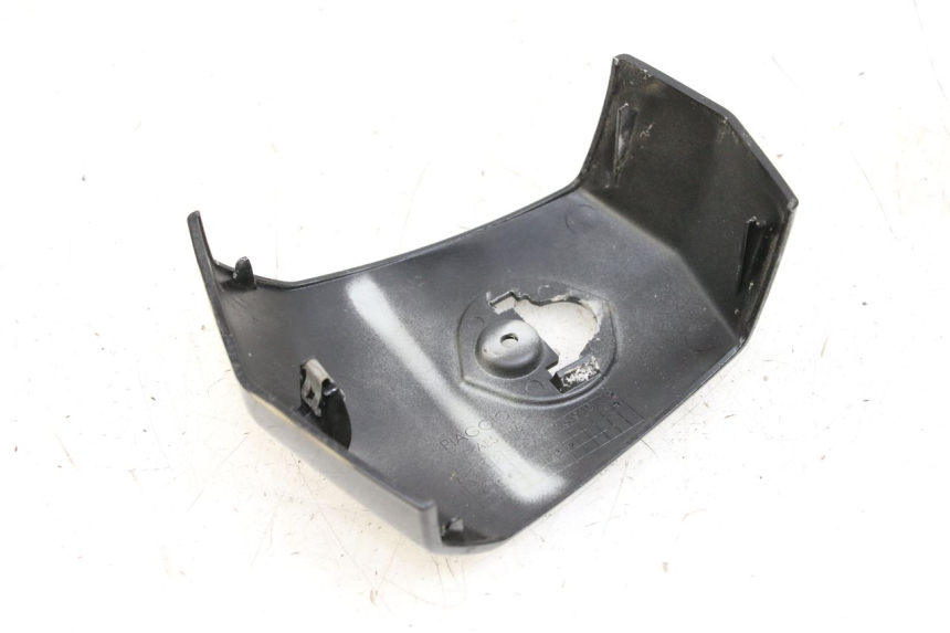 photo de COUVRE GUIDON PIAGGIO X10 125 (2012 - 2017) - Détail de la pièce
