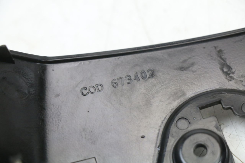 photo de COUVRE GUIDON PIAGGIO X10 125 (2012 - 2017) - Marquages et références