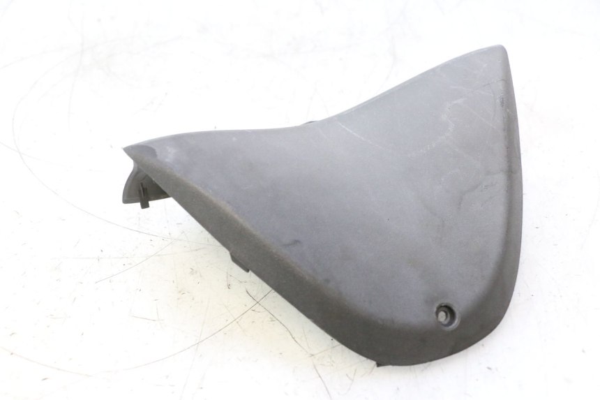 photo de COUVRE GUIDON  PIAGGIO X8 STREET 125 (2006 - 2007) - Zoom état d’usage