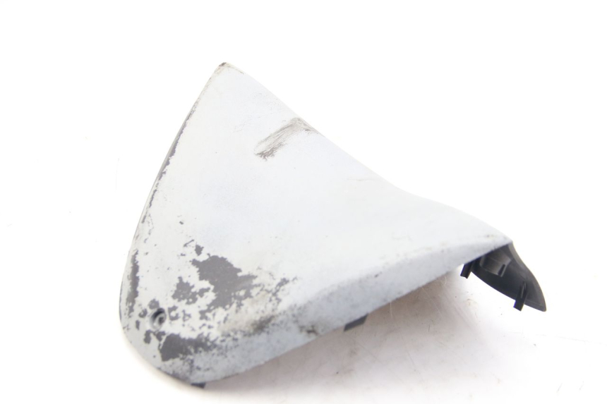 photo de COUVRE GUIDON PIAGGIO X8 125 (2004 - 2007) - Détail de la pièce