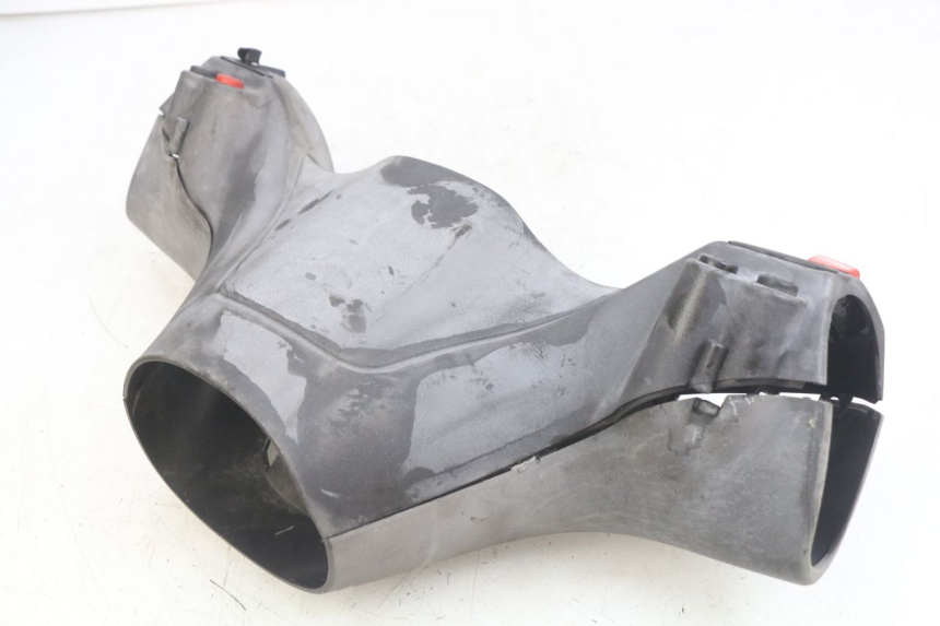 photo de COUVRE GUIDON PIAGGIO X9 EVOLUTION 125 (2003 - 2007) - Gros plan technique