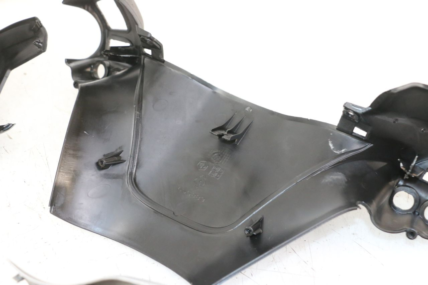 photo de COUVRE GUIDON PIAGGIO XEVO - X EVO 125 (2007 - 2017) - Zoom composants
