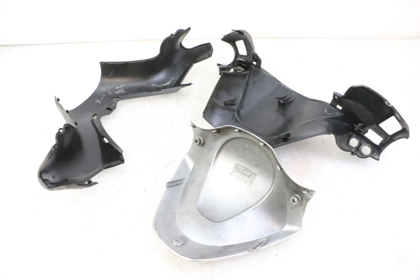 photo de COUVRE GUIDON PIAGGIO XEVO - X EVO 125 (2007 - 2017) - Inspection visuelle