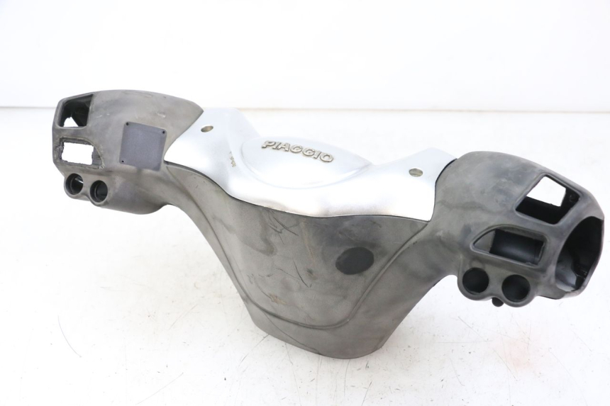photo de COUVRE GUIDON PIAGGIO XEVO - X EVO 125 (2007 - 2017) - Points de fixation