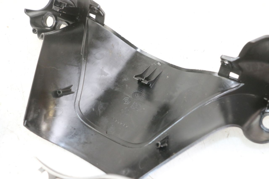 photo de COUVRE GUIDON PIAGGIO XEVO - X EVO 125 (2007 - 2017) - Vue rapprochée