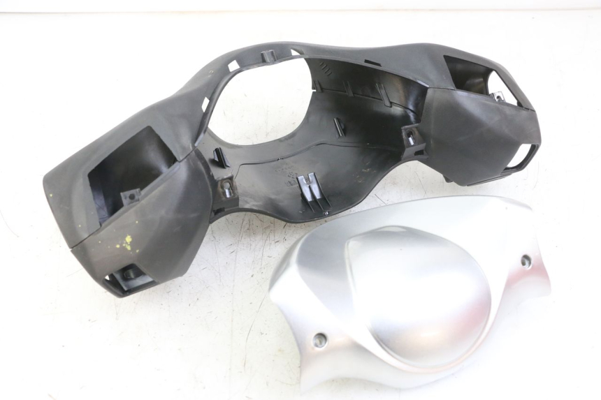 photo de COUVRE GUIDON PIAGGIO XEVO - X EVO 125 (2007 - 2017) - Zoom état d’usage