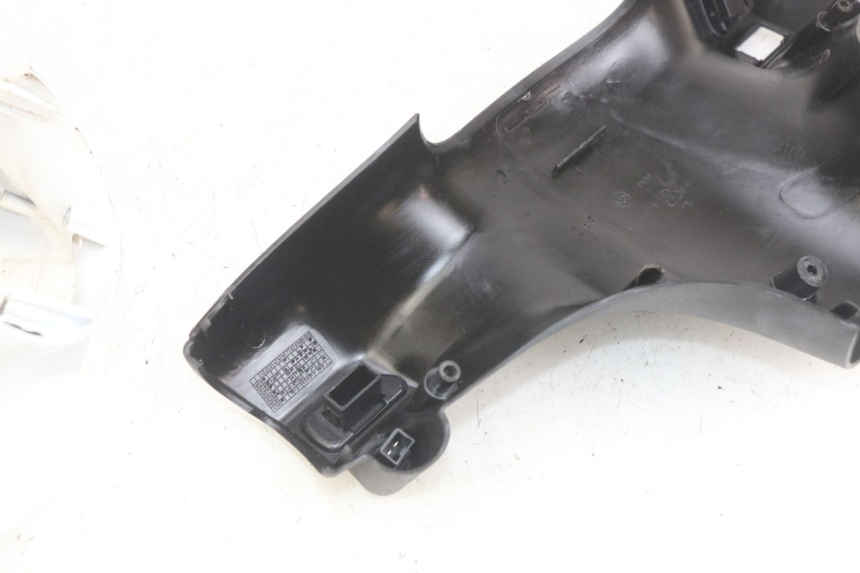 photo de COUVRE GUIDON PIAGGIO ZIP 2T 50 (2009 - 2019) - Détails caractéristiques