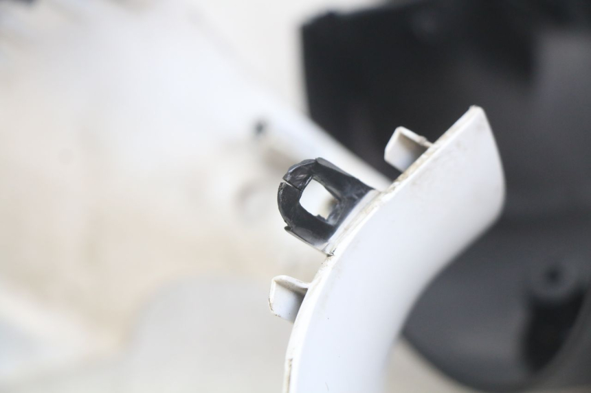 photo de COUVRE GUIDON PIAGGIO ZIP 2T 50 (2009 - 2019) - Photo complémentaire