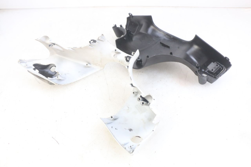 photo de COUVRE GUIDON PIAGGIO ZIP 2T 50 (2009 - 2019) - Zoom qualité