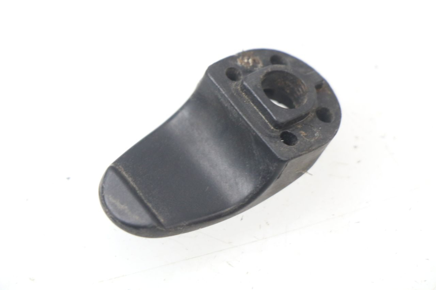 photo de CROCHET SAC KYMCO AGILITY 4T 50 (2005 - 2018) - Détail de la pièce