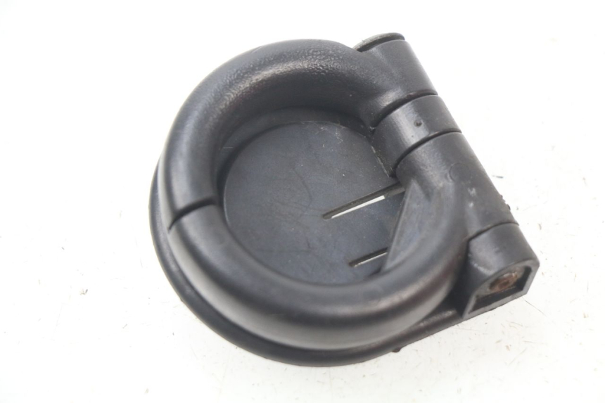 photo de CROCHET SAC PIAGGIO BEVERLY 125 (1998 - 2005) - Détail de la pièce