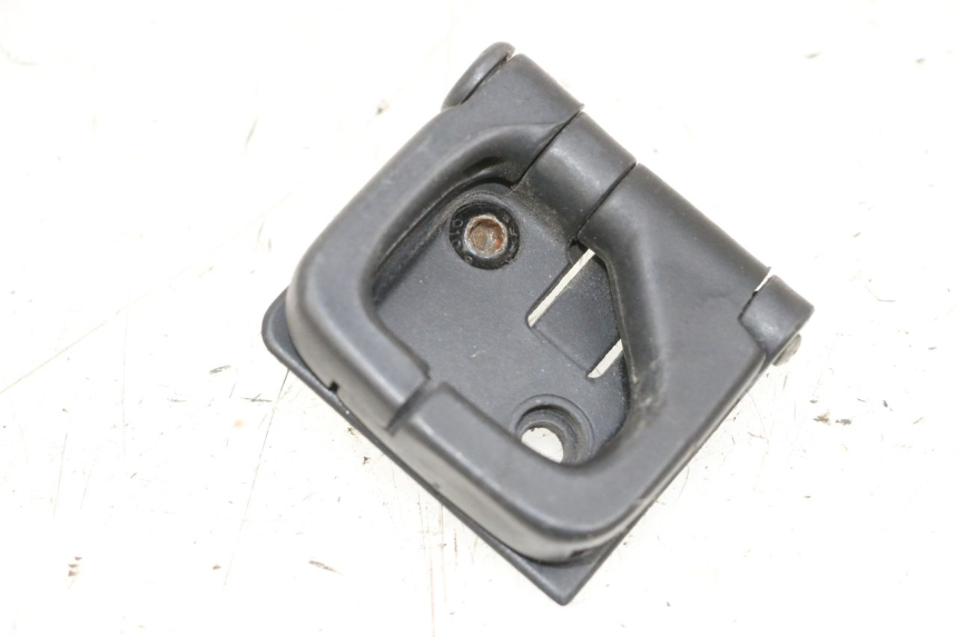 photo de CROCHET SAC MBK BOOSTER SPIRIT NAKED 50 (2004 - 2017) - Autre angle de vue