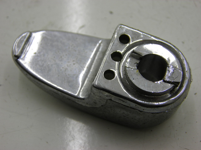 photo de CROCHET SAC EUROCKA RETRO 50 (2007 - 2014) - Détail de la pièce