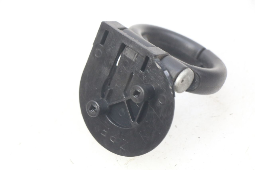 photo de CROCHET SAC PIAGGIO FLY 2T 50 (2004 - 2017) - Zoom état d’usage