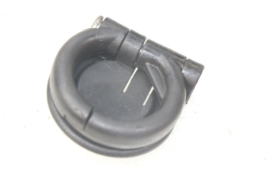 photo de CROCHET SAC PIAGGIO FLY 125 (2005 - 2012) - Détail de la pièce