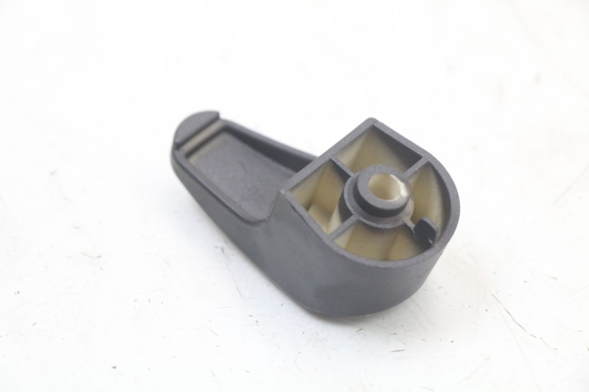 photo de CROCHET SAC JM MOTORS VX 125 (2022 - 2025) - Gros plan technique