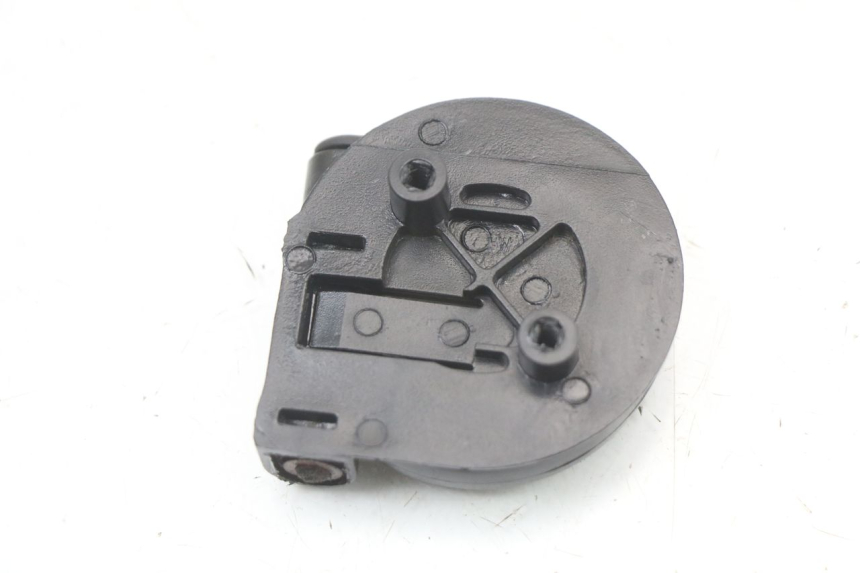 photo de CROCHET SAC PIAGGIO LIBERTY 4T 50 (2004 - 2008) - Zoom état d’usage