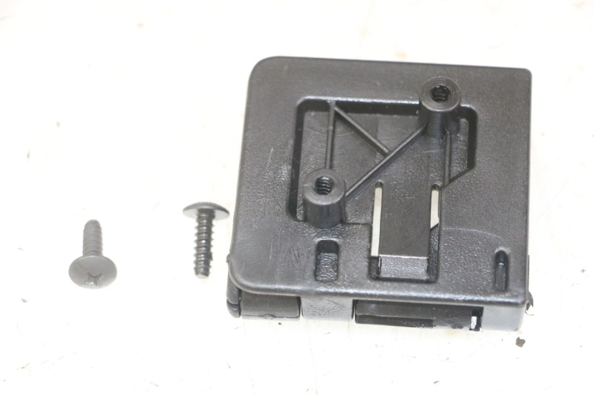 photo de CROCHET SAC PIAGGIO NRG POWER PUREJET 50 (2018 - 2021) - Détail de la pièce