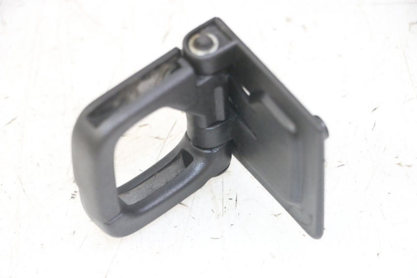 photo de CROCHET SAC PIAGGIO NRG POWER PUREJET 50 (2018 - 2021) - Détail de la pièce