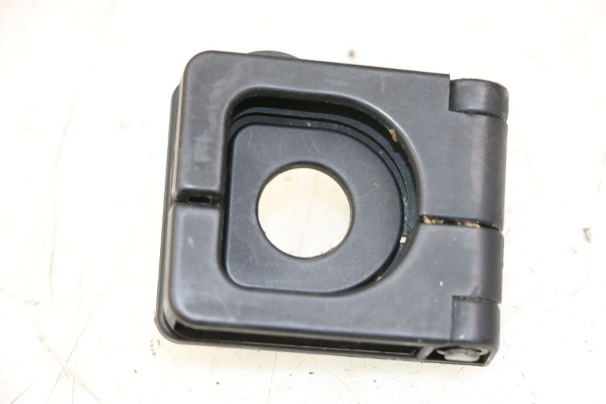 photo de CROCHET SAC PEUGEOT SPEEDFIGHT 3 LC 2T 50 (2009 - 2015) - Détail de la pièce