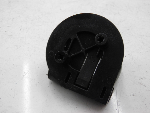 photo de CROCHET SAC PIAGGIO BEVERLY 125 (1998 - 2005) - Détail de la pièce