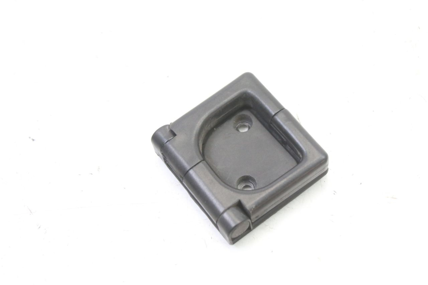 photo de CROCHET SAC PEUGEOT SATELIS COMPRESSOR K15 125 (2006 - 2009) - Détail de la pièce