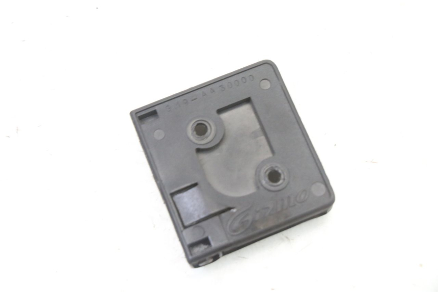 photo de CROCHET SAC PEUGEOT SATELIS COMPRESSOR K15 125 (2006 - 2009) - Autre angle de vue