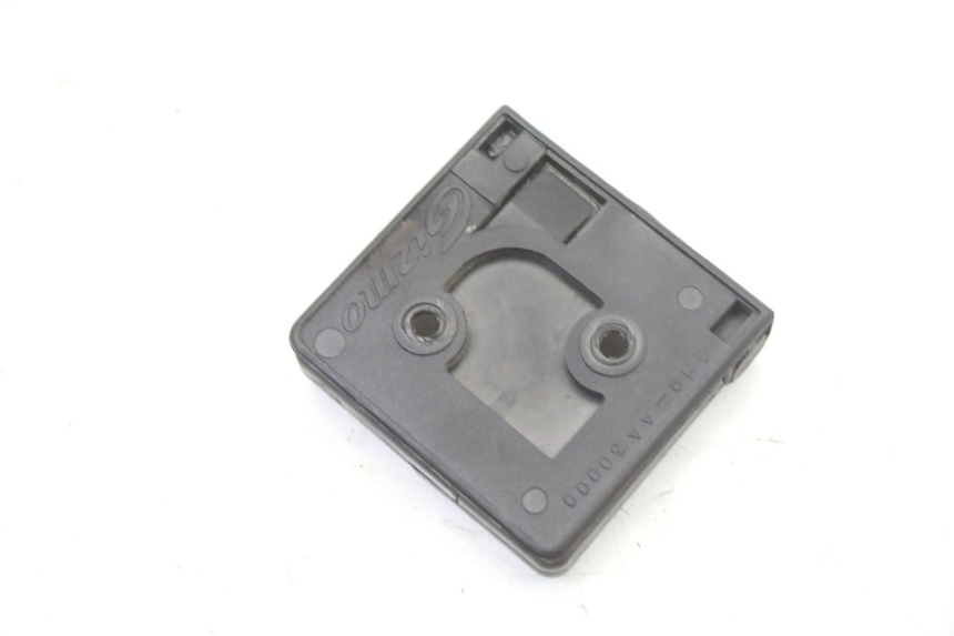 photo de CROCHET SAC PEUGEOT SATELIS COMPRESSOR K15 125 (2006 - 2009) - Gros plan technique