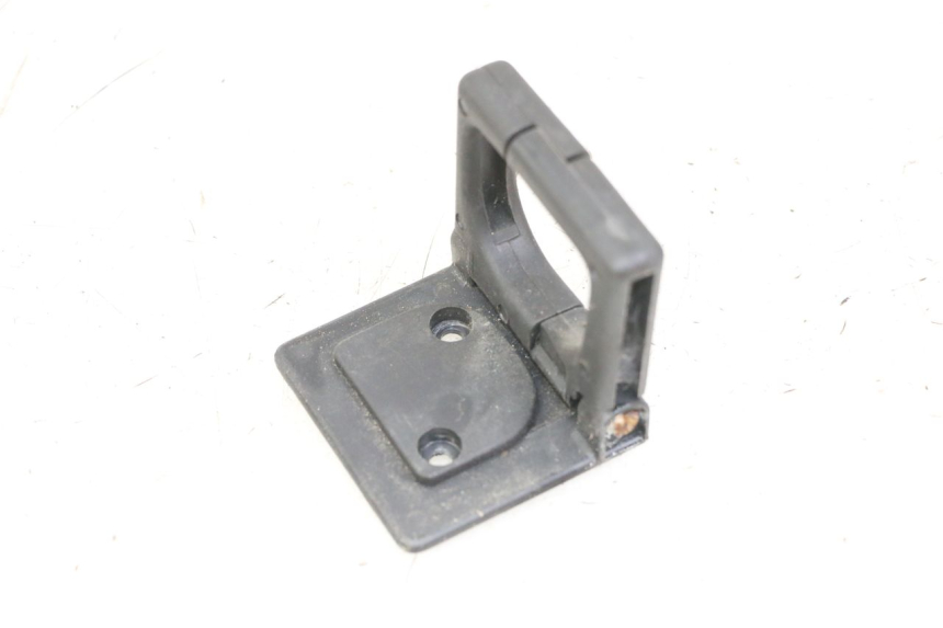 photo de CROCHET SAC PEUGEOT SATELIS 125 (2013 - 2018) - Vue principale