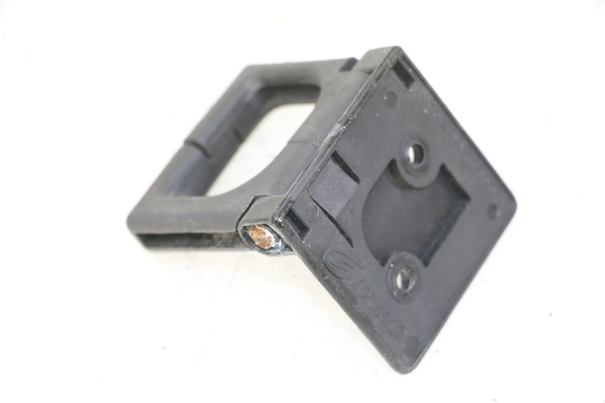 photo de CROCHET SAC PEUGEOT SATELIS 125 (2013 - 2018) - Zoom état d’usage