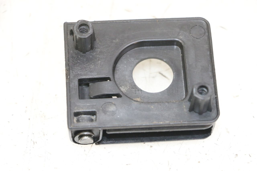 photo de CROCHET SAC PEUGEOT STREETZONE I 2T 50 (2018 - 2020) - Détail de la pièce