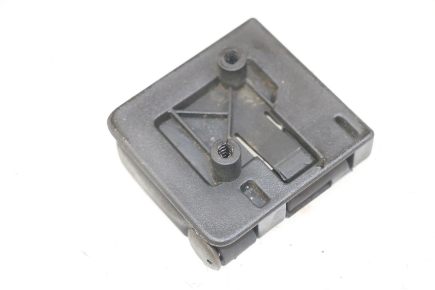 photo de CROCHET SAC PIAGGIO SUPER LX 125 (2000 - 2003) - Zoom état d’usage