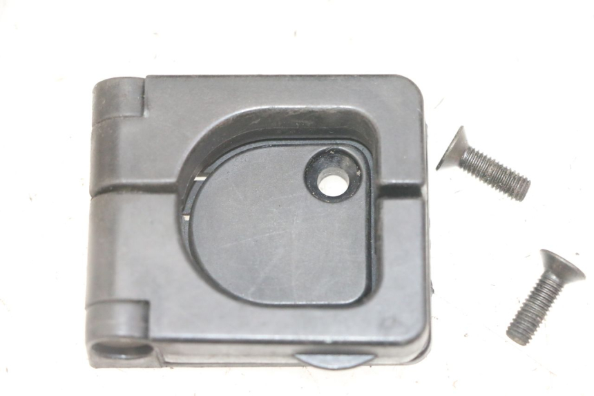 photo de CROCHET SAC PEUGEOT VIVACITY NEW 4T 50 (2008 - 2017) - Zoom état d’usage