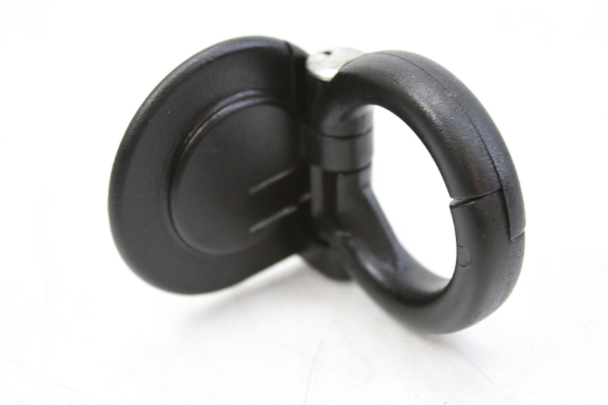 photo de CROCHET SAC PIAGGIO ZIP 4T 50 (2018 - 2020) - Gros plan technique