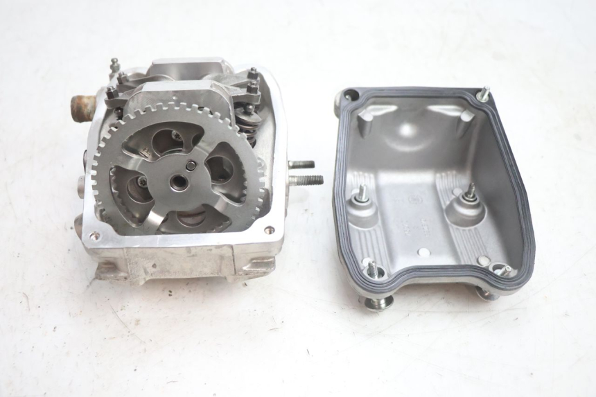 photo de CULASSE ARRIERE GILERA GP 800 (2007 - 2013) - Vue principale