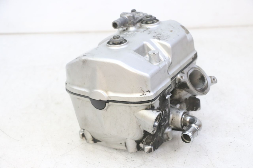 photo de CULASSE ARRIERE HONDA NTV DEAUVILLE ABS 700 (2007 - 2016) - Vue rapprochée