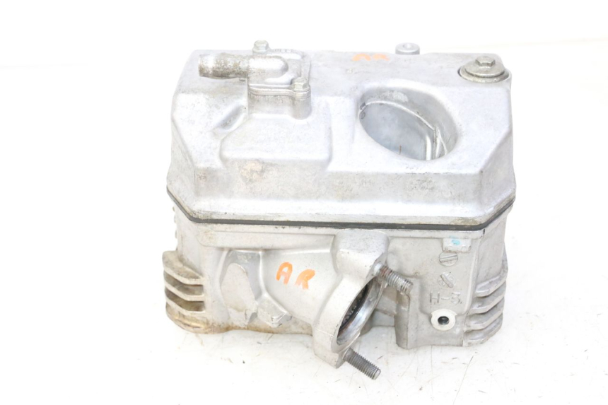 photo de CULASSE ARRIERE HONDA NTV DEAUVILLE 650 (2001 - 2006) - Gros plan technique