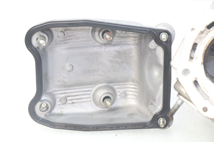 photo de CULASSE ARRIERE APRILIA SRV 850 (2012 - 2017) - Pièce contrôlée