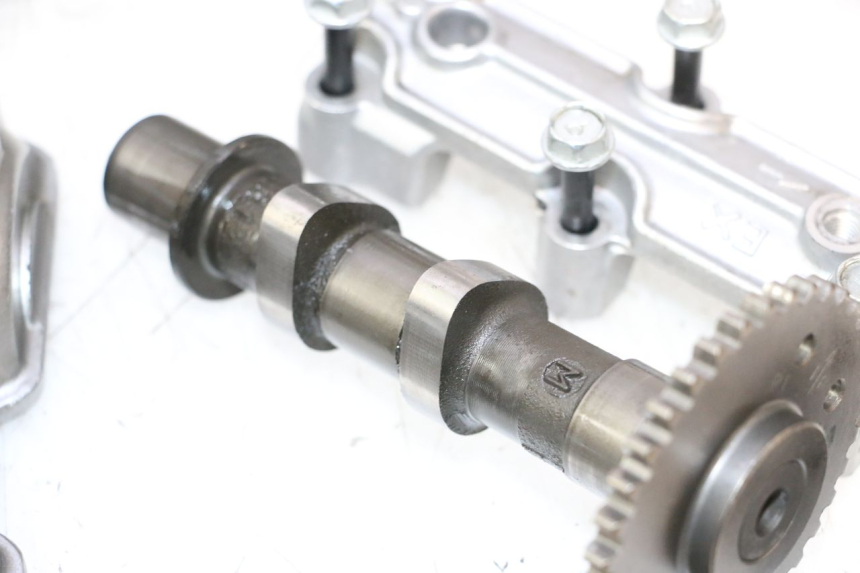 photo de CULASSE ARRIERE SUZUKI SV S 650 (1999 - 2002) - Aperçu profil