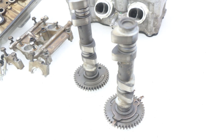 photo de CULASSE ARRIERE HONDA VFR FI RC46 800 (1998 - 2001) - Angle alternatif