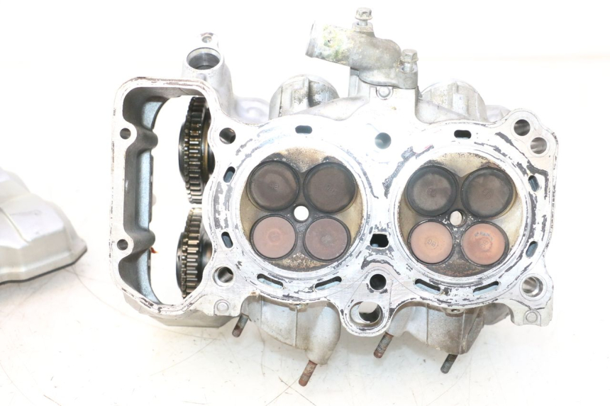 photo de CULASSE ARRIERE HONDA VFR FI RC46 800 (1998 - 2001) - Détails caractéristiques